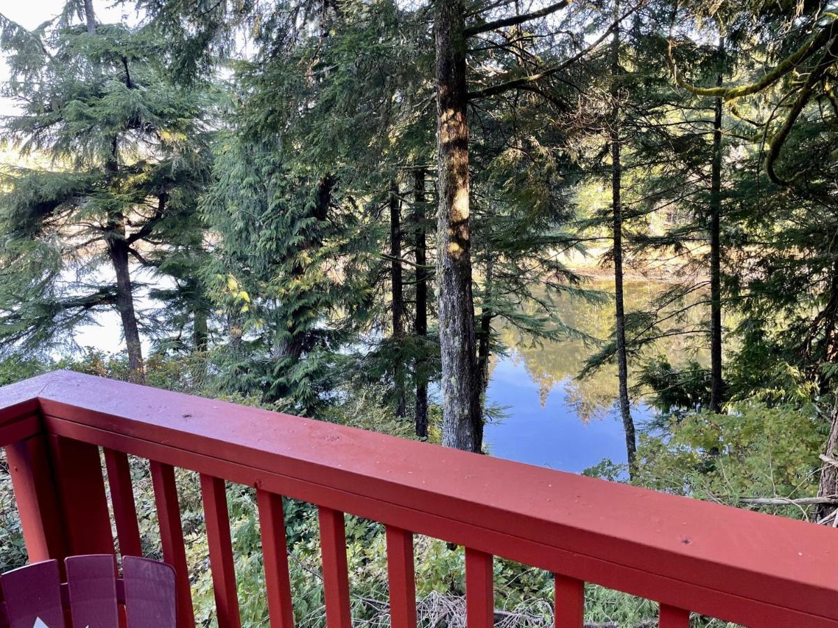 Waterfront Timber Frame Cottage! Ucluelet Exterior foto