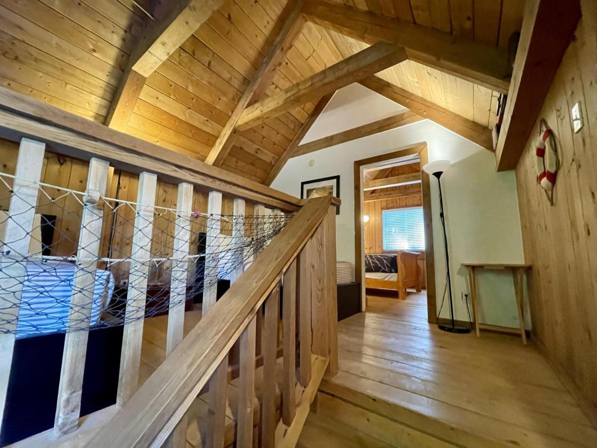 Waterfront Timber Frame Cottage! Ucluelet Exterior foto
