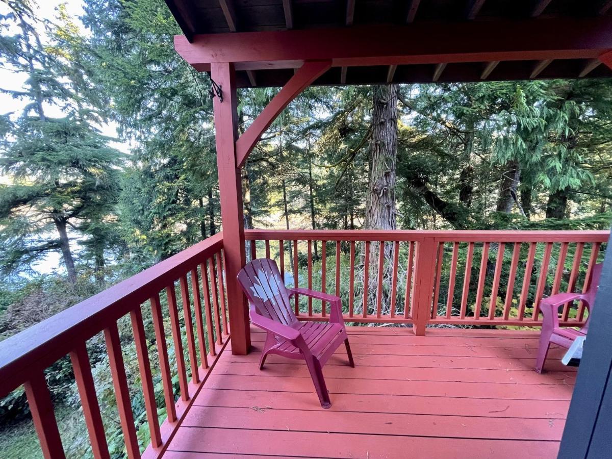 Waterfront Timber Frame Cottage! Ucluelet Exterior foto