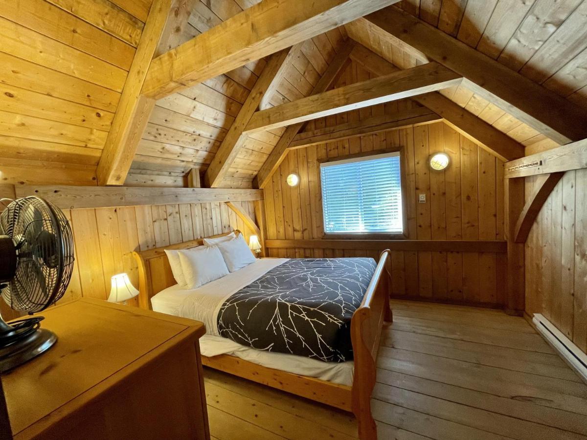 Waterfront Timber Frame Cottage! Ucluelet Exterior foto
