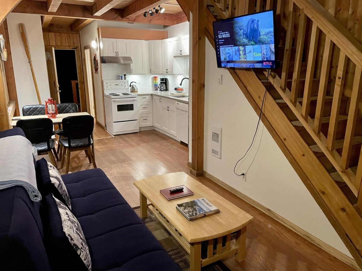 Waterfront Timber Frame Cottage! Ucluelet Exterior foto