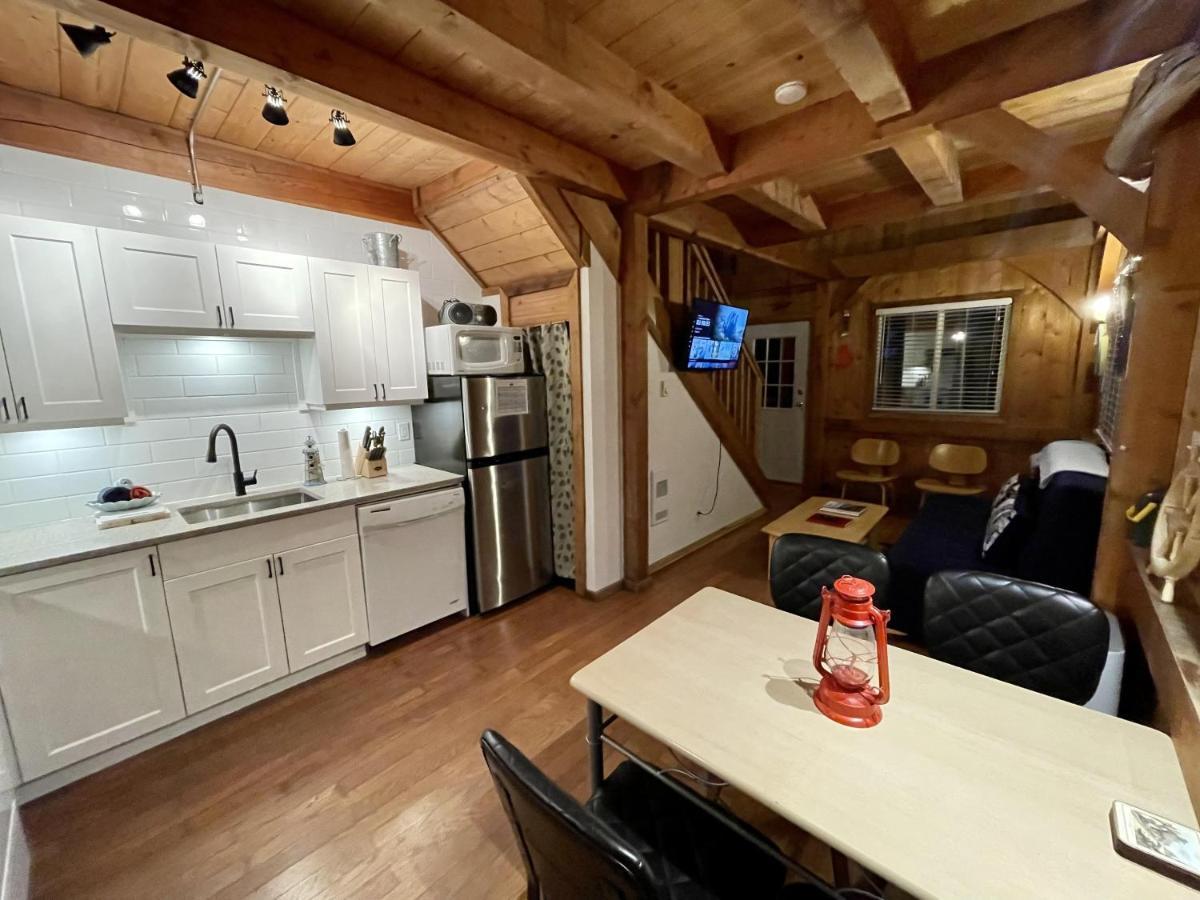 Waterfront Timber Frame Cottage! Ucluelet Exterior foto