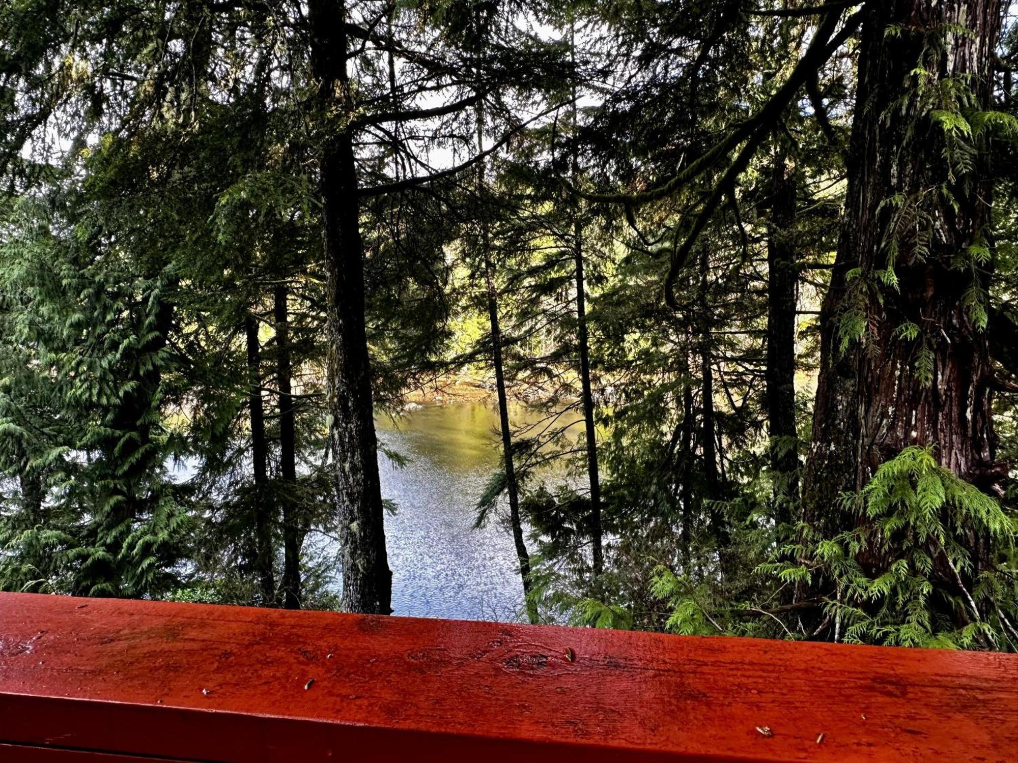 Waterfront Timber Frame Cottage! Ucluelet Exterior foto