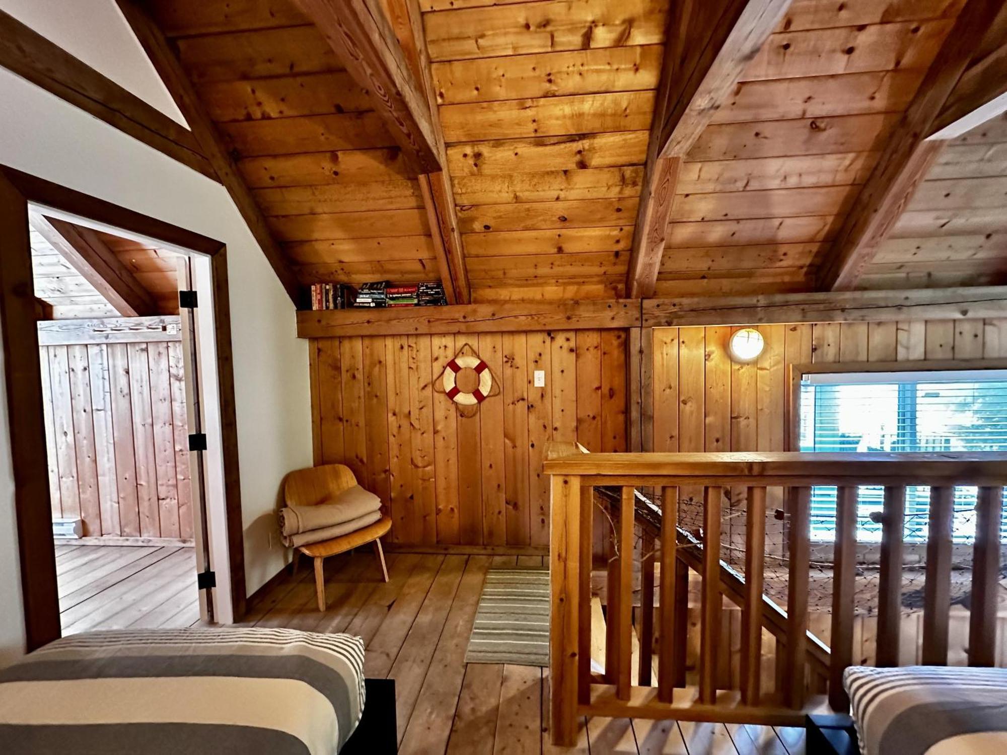 Waterfront Timber Frame Cottage! Ucluelet Exterior foto
