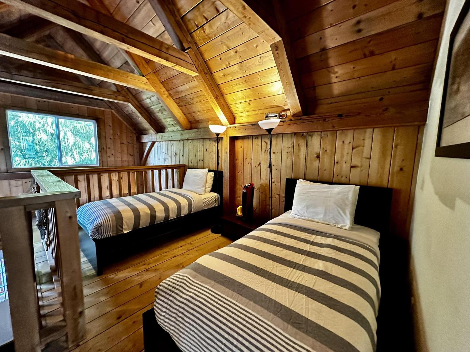 Waterfront Timber Frame Cottage! Ucluelet Exterior foto