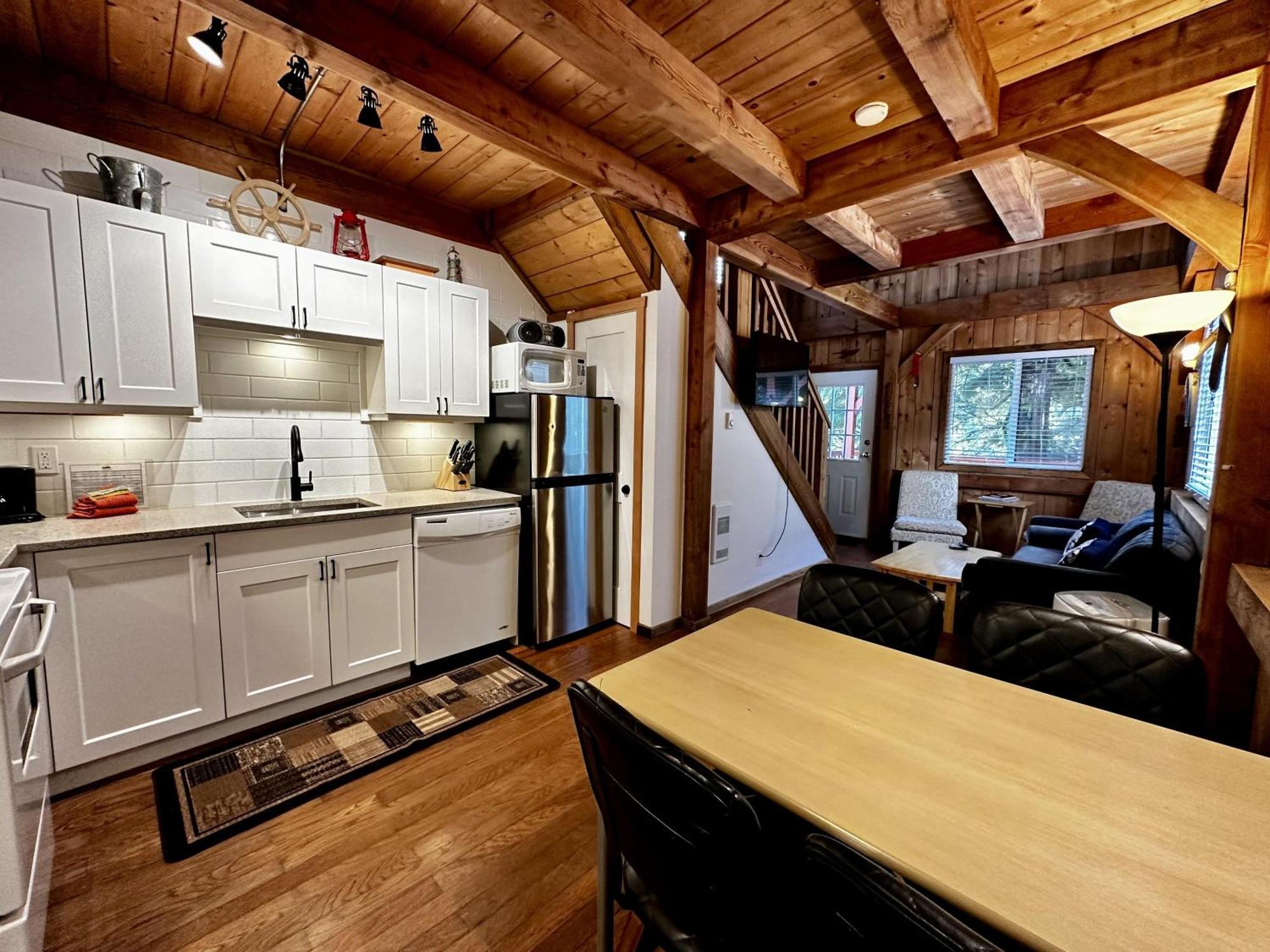 Waterfront Timber Frame Cottage! Ucluelet Exterior foto